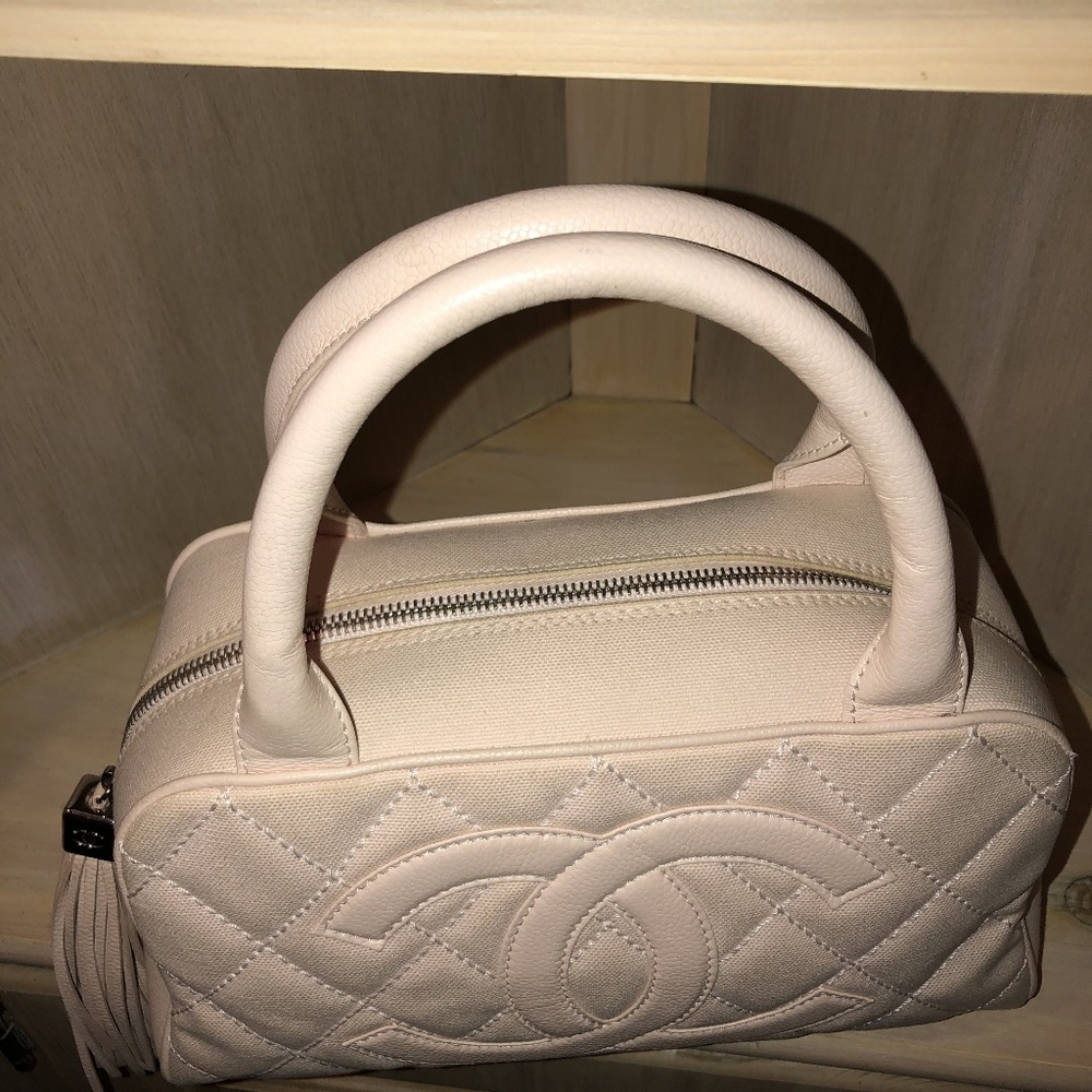 Authentic Chanel CC Tassel Caviar Leather Purse - Picture 3 of 8